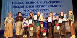 «Мир под названием Мама»: победители фотоконкурса в Ленобласти 