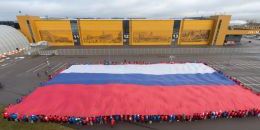 В Санкт-Петербурге прошел патриотический флешмоб в честь чемпионата «Профессионалы»