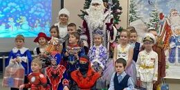 «Новогодняя открытка»: лужские дети ждут волшебников