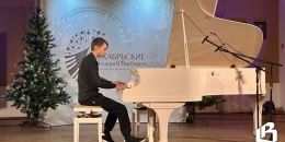 Декабрьские вечера: коснутся руки клавишей рояля