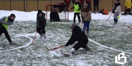 Выборгские школьники сыграли в «народный» хоккей 