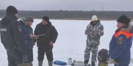МЧС и полиция напоминают о безопасности на ледяных поверхностях озер