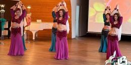 Вокально-танцевальный подарок весны