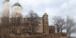 Выборгский замок. Райская башня (справа)