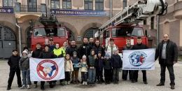 Самбисты подружились с пожарными