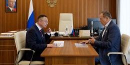 Губернатор Ленинградской области Александр Дрозденко получил знак «Почётный строитель России»