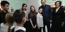 Школьники, их родители и студенты получат помощь от региональных властей