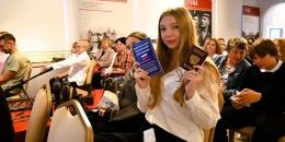 Паспорт - начало пути: 14 юных выборжцев получили главный документ