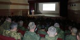 Крепче за баранку держись, военный шофёр! 