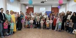 Карта России на одной ладони