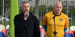 Команда ветеранов «Фаворит» одержала победу на обновленном поле