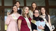 В школах города прозвучал последний звонок 