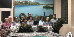 Выборгские волонтёры отдыхают в санатории без отрыва от плетения массетей